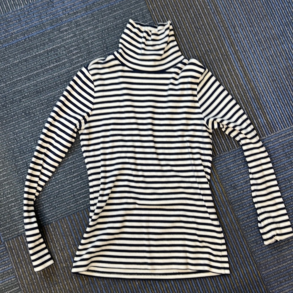 Joules- Navy and White EUC TURTLENECK